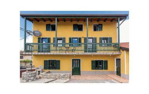 Four-bedroom Holiday Home In Komen