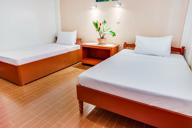 Hotel Cawit Resort And Cafe