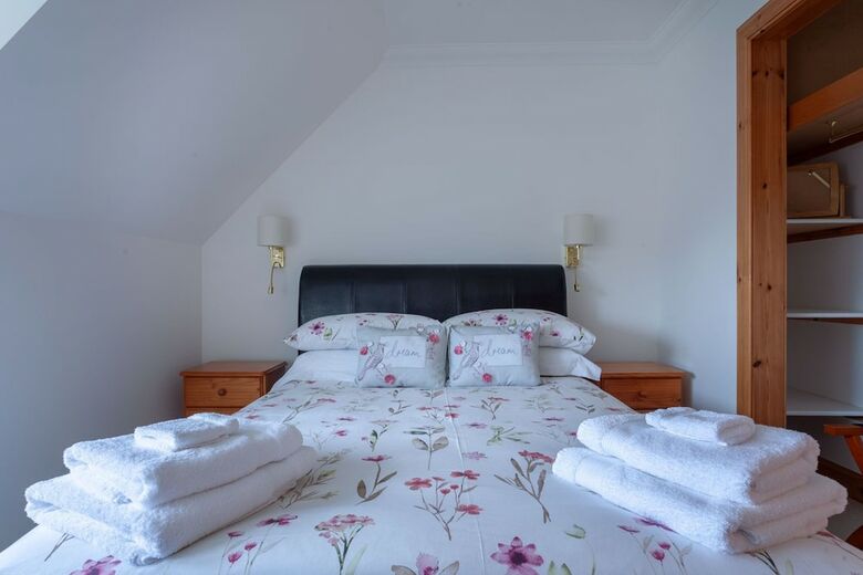 Bed & Breakfast Sgritheal View