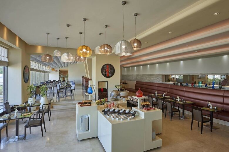 Safir Fintas Kuwait Hotel