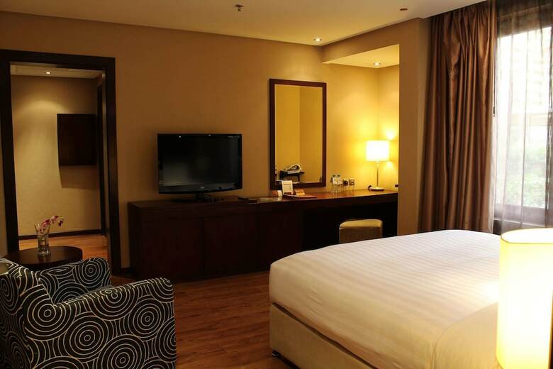 Safir Fintas Kuwait Hotel