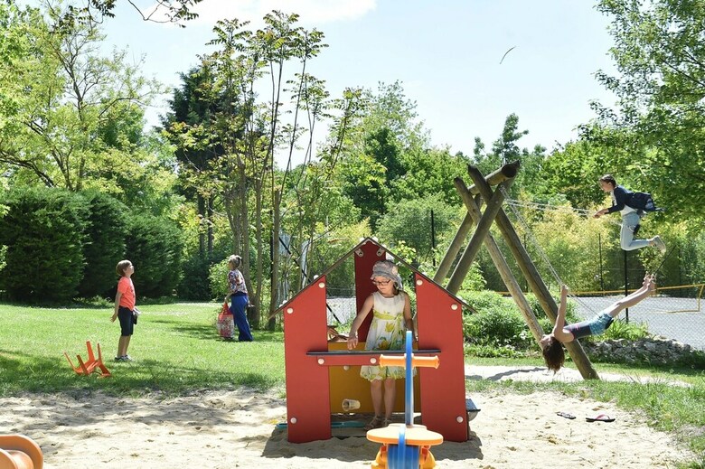 Camping Le Petit Lion - Gites