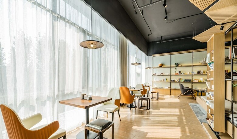 Atour Hotel South Lake Jiaxing