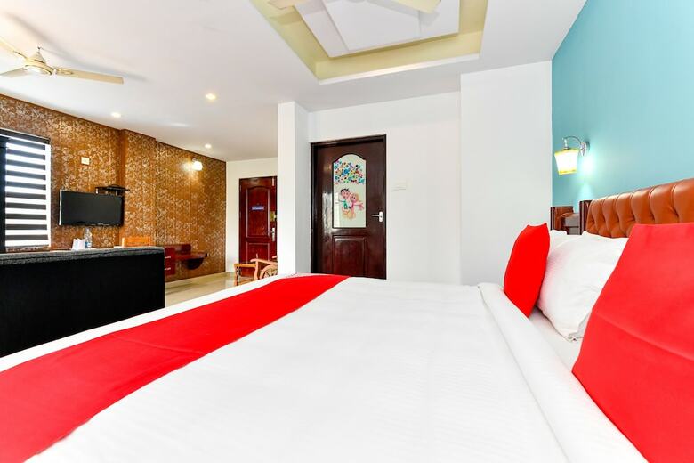 Hotel Oyo 28276 Harshavardhana Inn