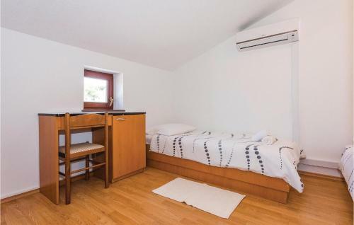 Two-bedroom Apartment In Bilice
