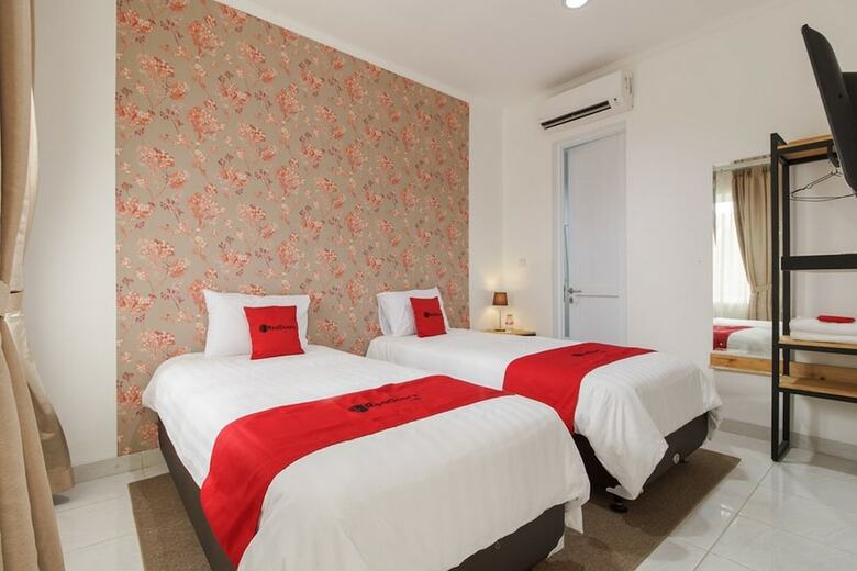 Hotel Reddoorz Plus Near Exit Toll Puncak 2