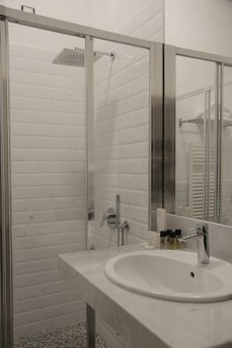 Hostal Palazzo Balsamo Suites