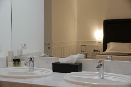 Hostal Palazzo Balsamo Suites