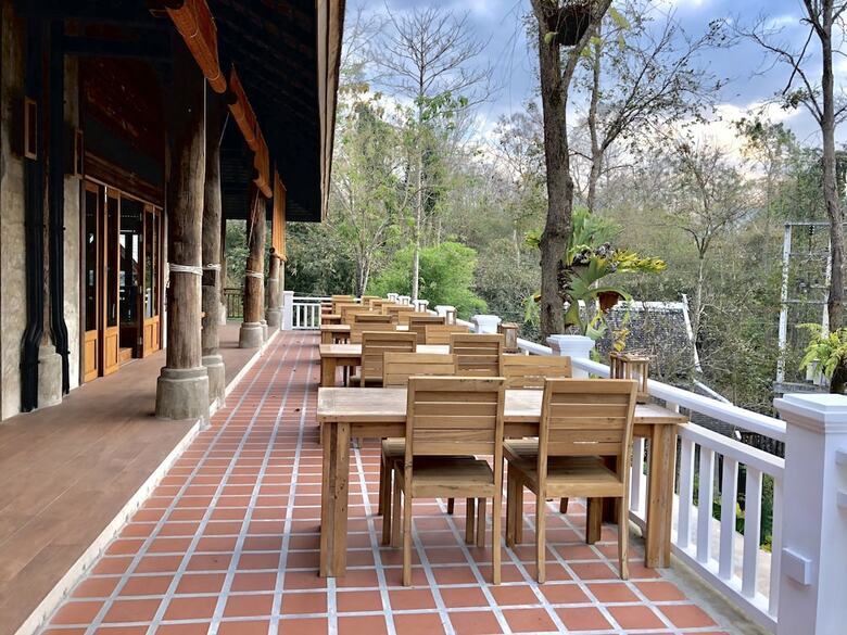 Hotel Ruean Racha Resort
