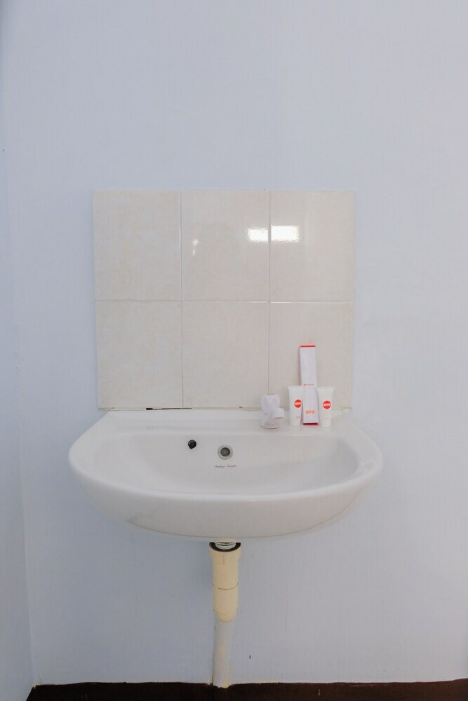 Hostal Oyo 926 Hotel Nugraha