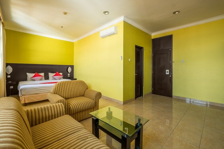 Hostal Capital O 1010 Isola Resort