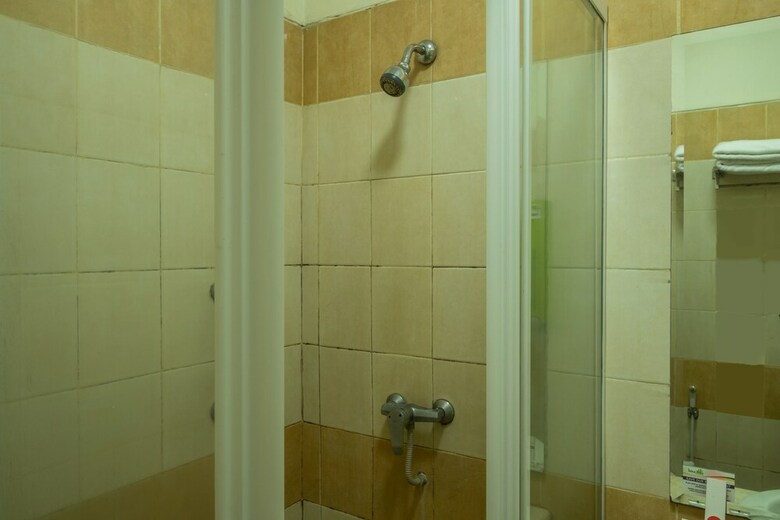 Hostal Capital O 1010 Isola Resort