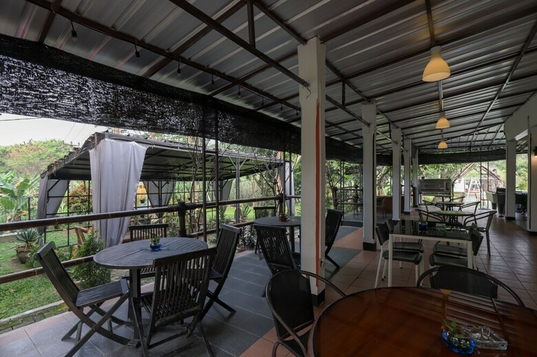Hotel Oyo 883 Pavo Resort
