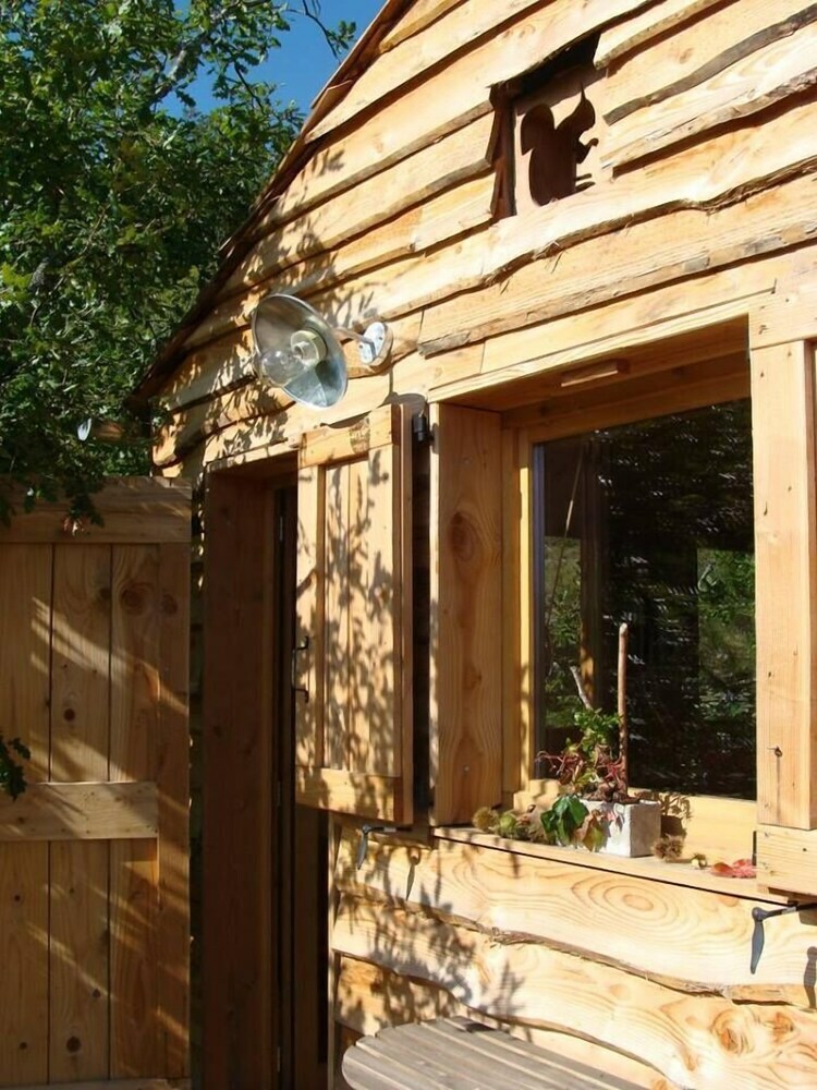 Ma P'tite Cabane En Loz�re