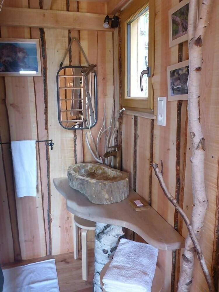 Ma P'tite Cabane En Loz�re
