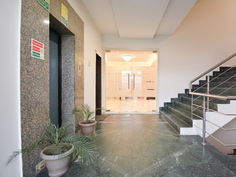 Hotel Capital O 37234 Reejas Inns' N' Suites
