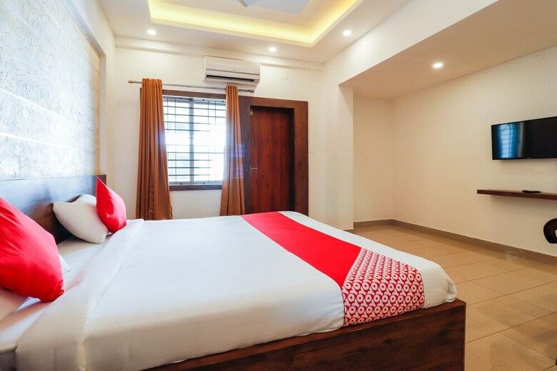 Hotel Oyo 28076 Samrudhi Residency