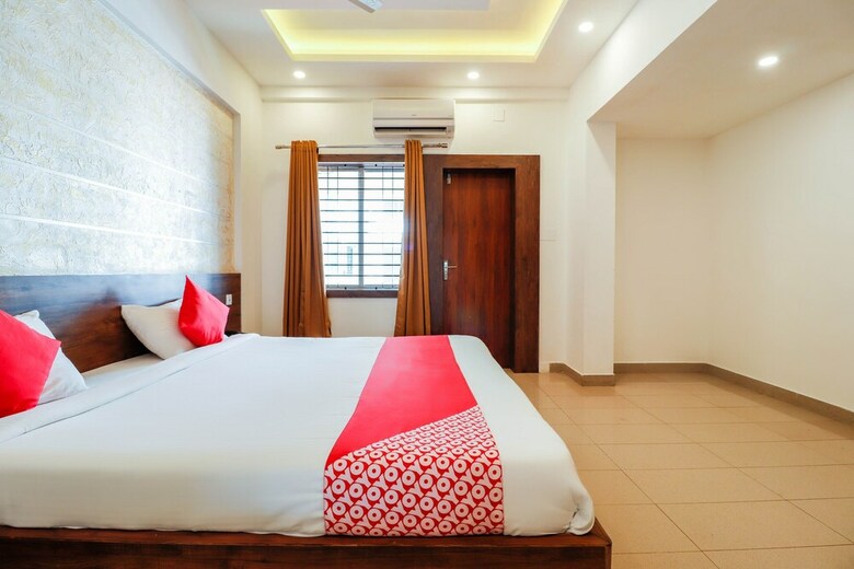 Hotel Oyo 28076 Samrudhi Residency