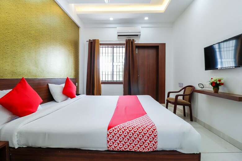 Hotel Oyo 28076 Samrudhi Residency