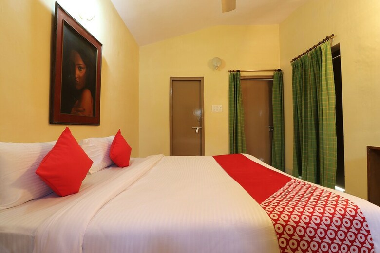 Hotel Oyo 30450 Aamrapaali Water Park