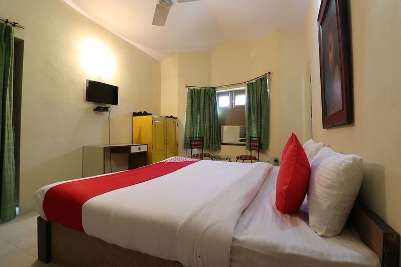 Hotel Oyo 30450 Aamrapaali Water Park