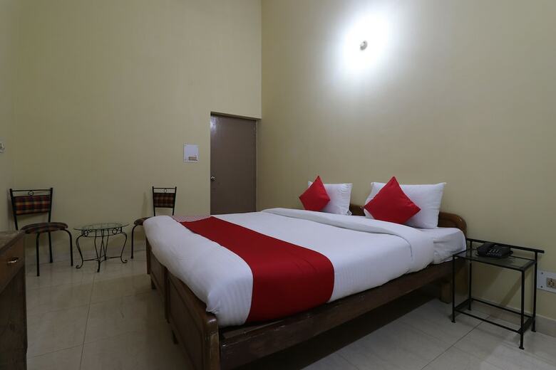 Hotel Oyo 30450 Aamrapaali Water Park