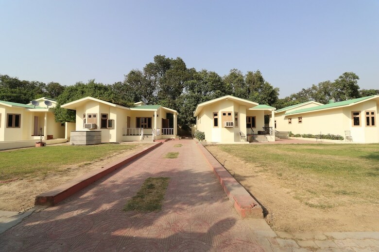 Hotel Oyo 30450 Aamrapaali Water Park