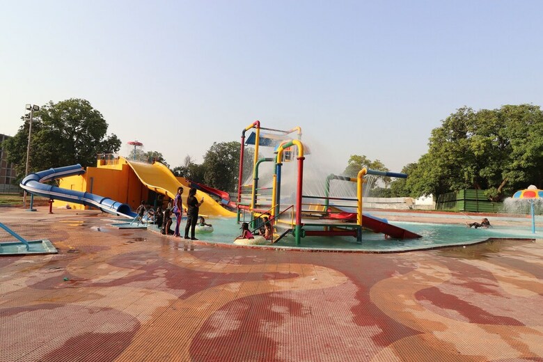 Hotel Oyo 30450 Aamrapaali Water Park