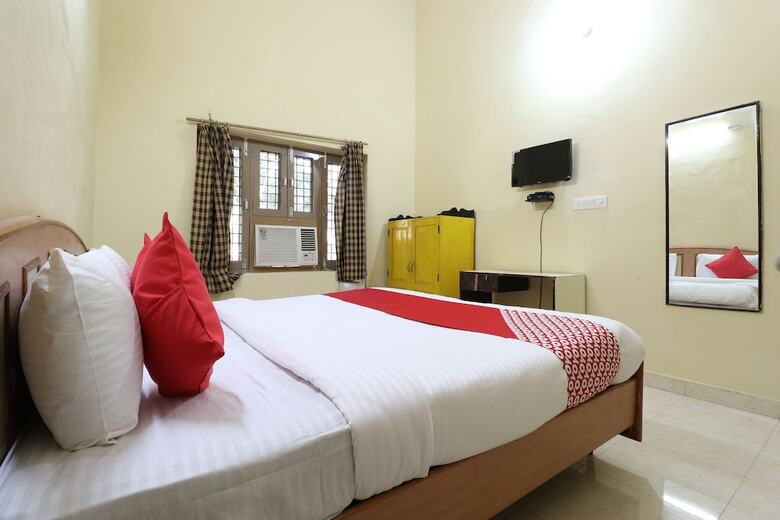 Hotel Oyo 30450 Aamrapaali Water Park