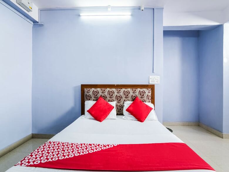 Spot On 37504 Mayura Hotel And Lodge