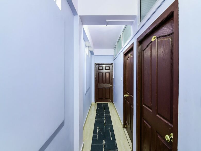 Spot On 37504 Mayura Hotel And Lodge