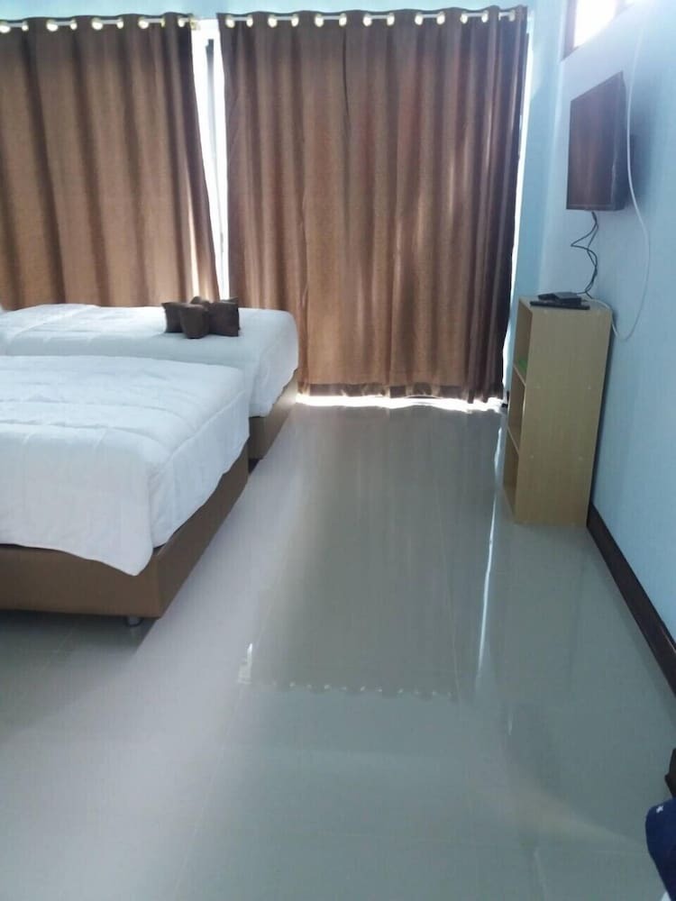 Hotel Baan Suan San Rak