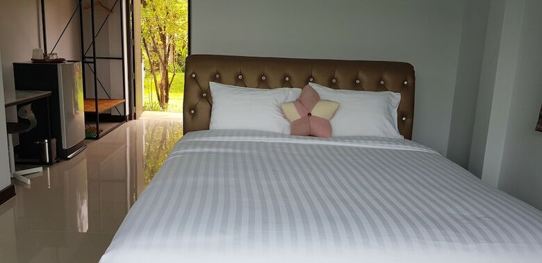 Hotel Baan Suan San Rak