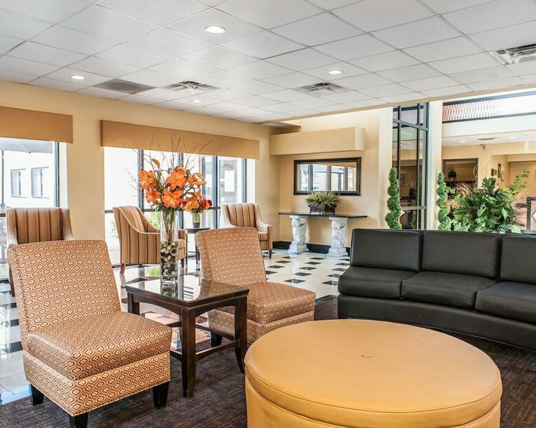 Hotel Quality Inn & Suites