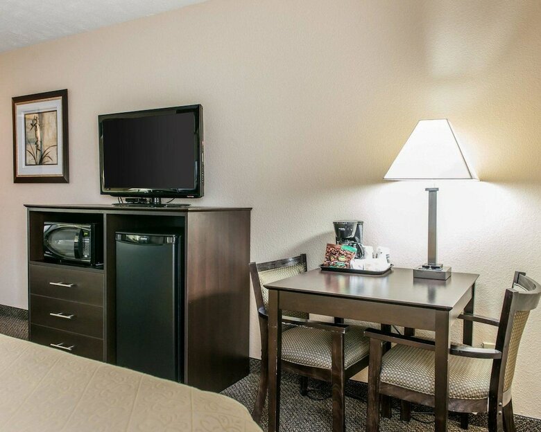 Hotel Quality Inn & Suites