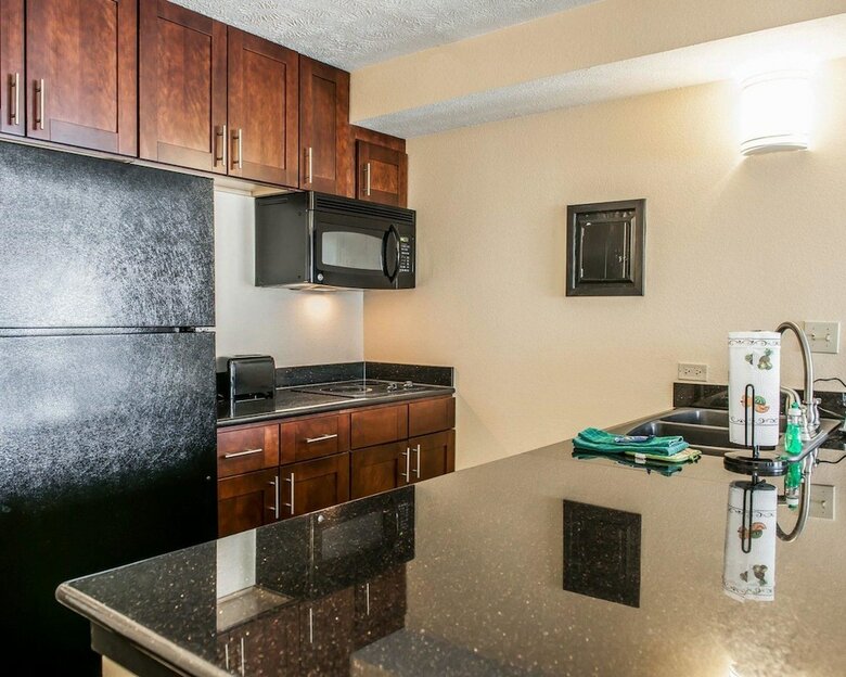 Hotel Quality Inn & Suites