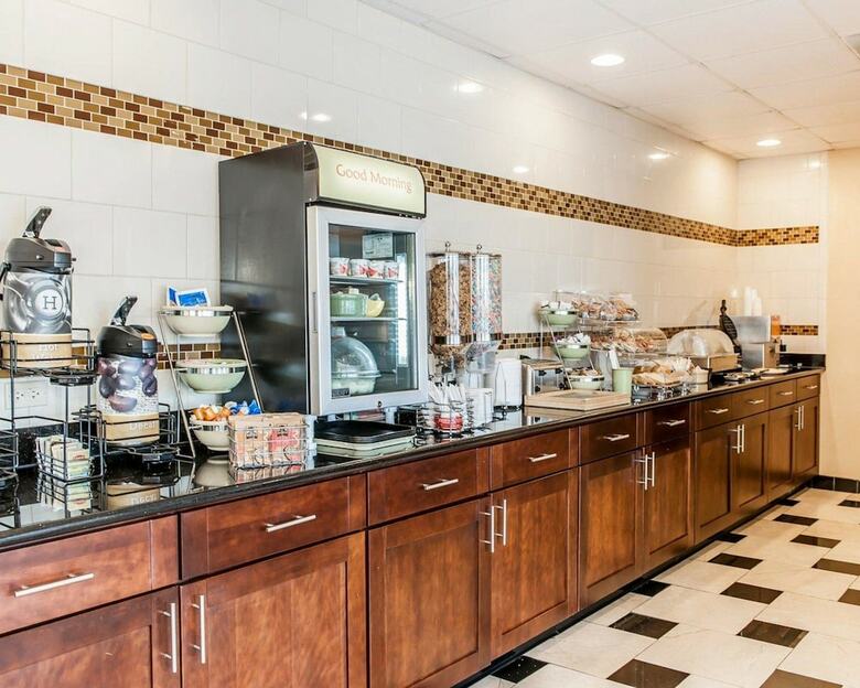 Hotel Quality Inn & Suites