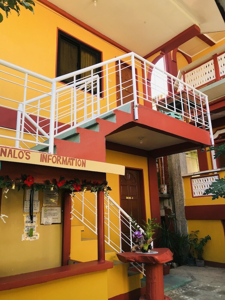 Apartamentos Manalo's Lodge