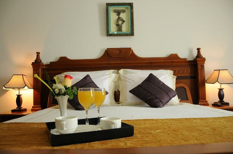 Crystal Palm Hotel