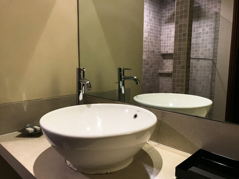 Hotel Sparks Luxe Jakarta
