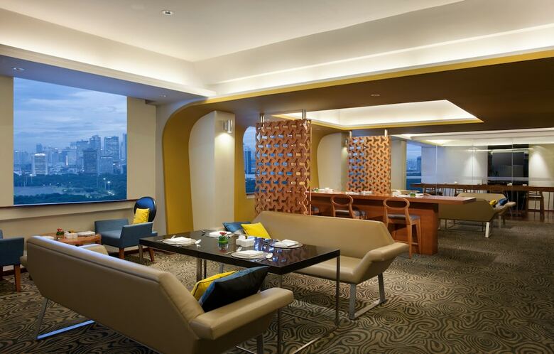 Hotel Sparks Luxe Jakarta