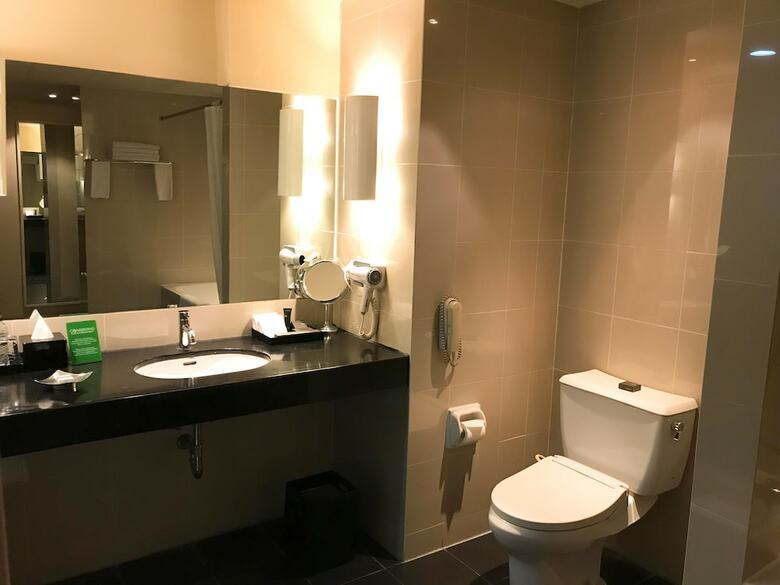 Hotel Sparks Luxe Jakarta