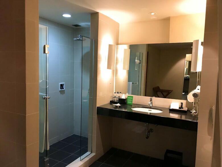 Hotel Sparks Luxe Jakarta