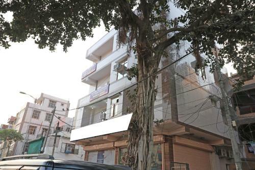 Hotel Oyo 12911 Velvet Inn