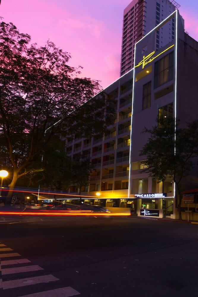 Hotel The Picasso Boutique Serviced Residences