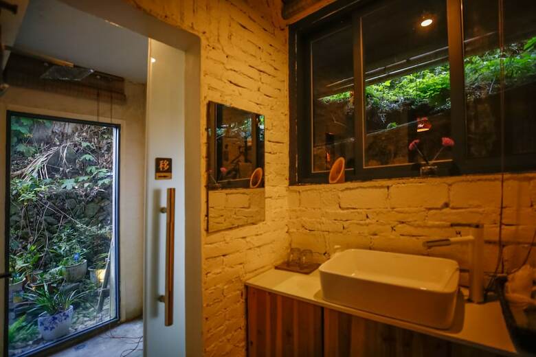 Hotel Nanjing Tulou Herongzhuang Inn