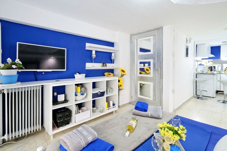 Aparthotel Santorini Style Honeymoon Apartments