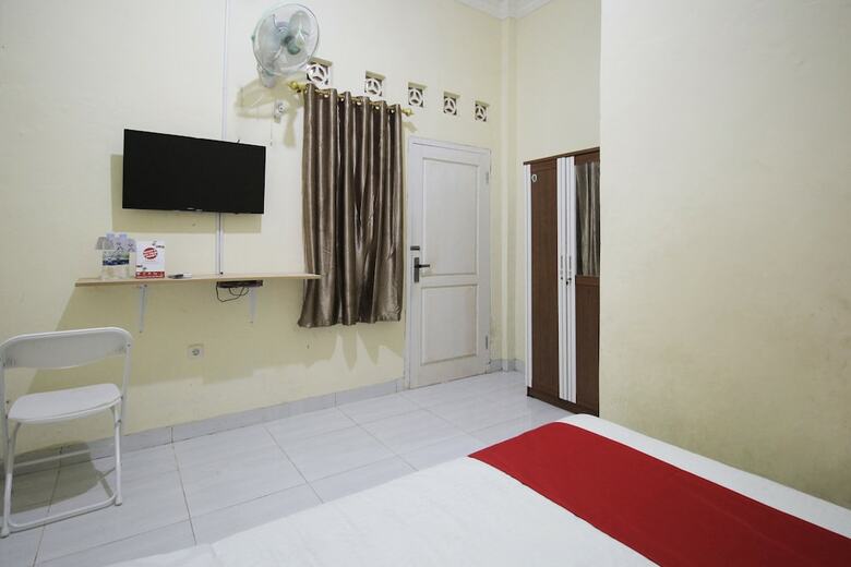 Hostal Oyo 654 Fabio Guest House Syariah