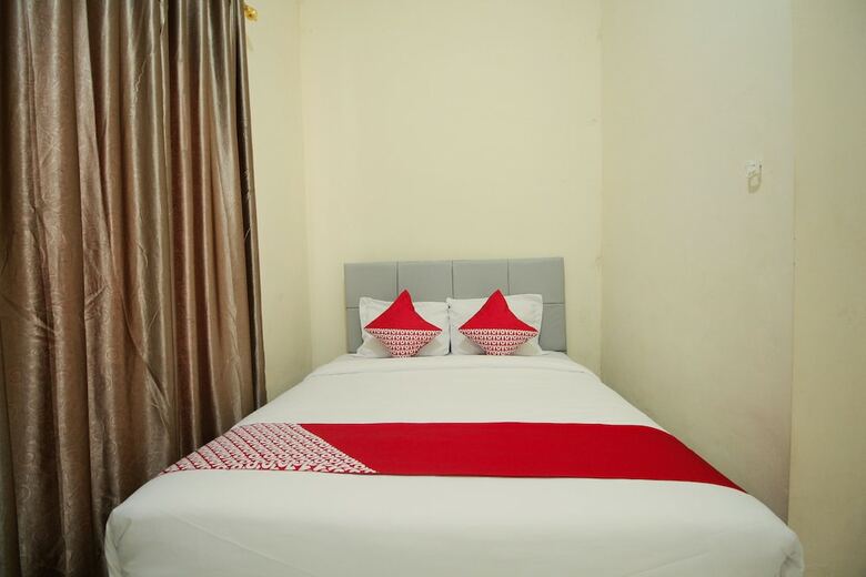 Hostal Oyo 654 Fabio Guest House Syariah
