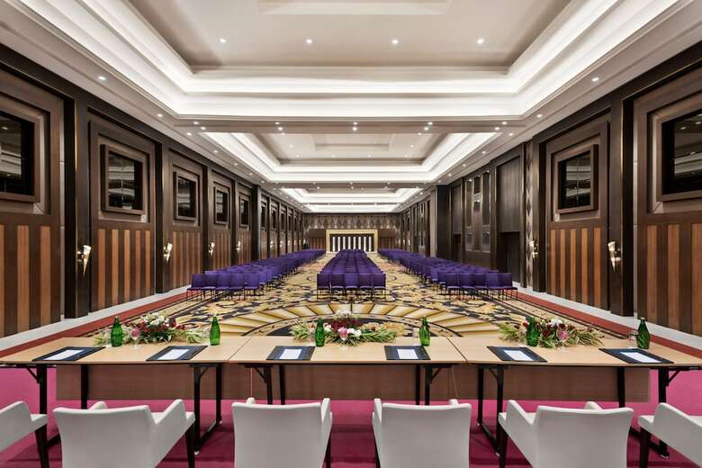 Ramada Plaza By Wyndham Lucknow Hotel And Convention Centre